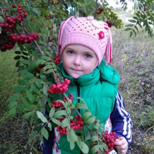 Lisa picking berries!